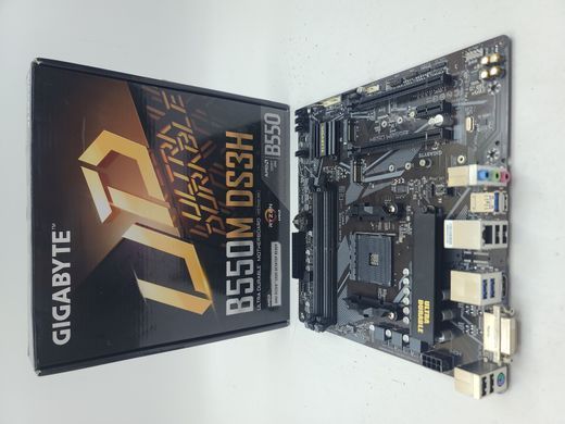 Материнська плата Gigabyte B550M DS3H (sAM4, AMD B550, PCI-Ex16)