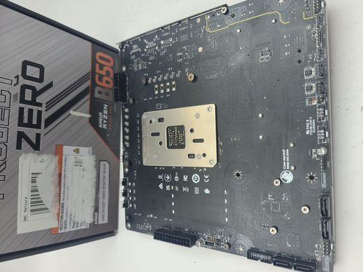 Материнська плата MSI PROJECT ZERO B650M Wi-Fi (sAM5, AMD B650, PCI-Ex16)