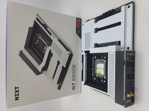 Материнська плата NZXT N7 B650E (sAM5, AMD B650E, PCI-Ex16) (N7-B65XT-W1)