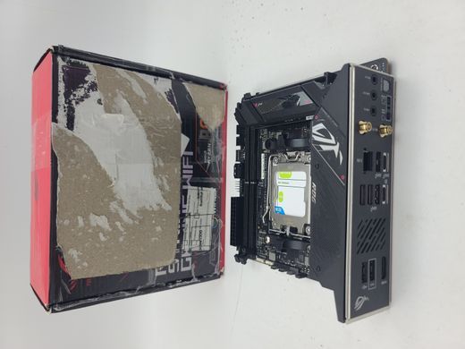 Материнська плата Asus ROG STRIX B650E-I Gaming Wi-Fi (sAM5, AMD B650, PCI-Ex16)