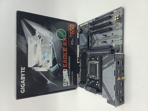 Материнська плата Gigabyte B650 EAGLE AX (sAM5, AMD B650, PCI-Ex16)