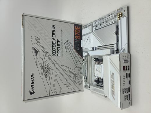 Материнська плата Gigabyte X870E AORUS PRO ICE (sAM5, AMD X870E, PCI-Ex16)