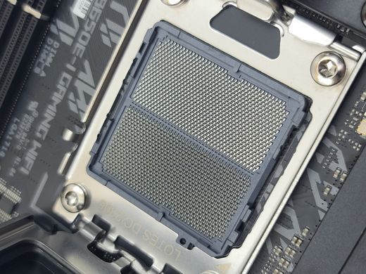 Материнська плата Asus ROG STRIX B650E-I Gaming Wi-Fi (sAM5, AMD B650, PCI-Ex16)