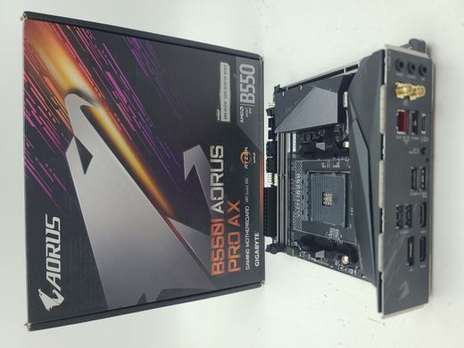 Материнська плата Gigabyte B550I Aorus Pro AX (sAM4, AMD B550, PCI-Ex16)