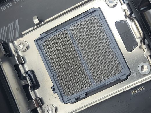 Материнська плата Gigabyte X870E AORUS PRO (sAM5, AMD X870E, PCI-Ex16)