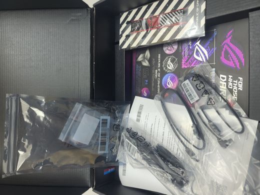 Материнська плата Asus ROG STRIX X870E-E GAMING WIFI (sAM5, AMD X870E, PCI-Ex16)