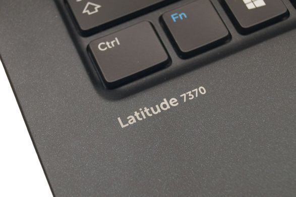 Ноутбук Dell Latitude 7370 13,3''/M7-6Y75/16Gb/250GbSSD/Intel HD Graphics 515 2Gb/1920&times;1080/IPS/3год 10хв(A+)(A+)