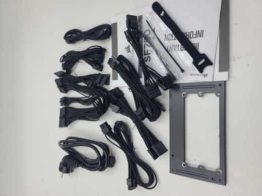 Блок живлення Corsair SF750 780 Вт