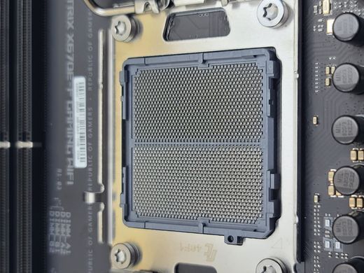 Материнська плата Asus ROG STRIX X670E-F Gaming Wi-Fi (sAM5, AMD X670, PCI-Ex16)