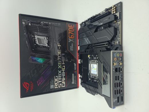 Материнська плата Asus ROG STRIX X670E-F Gaming Wi-Fi (sAM5, AMD X670, PCI-Ex16)