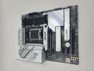 Материнська плата Asus ROG STRIX B650-A Gaming Wi-Fi (sAM5, AMD B650, PCI-Ex16)