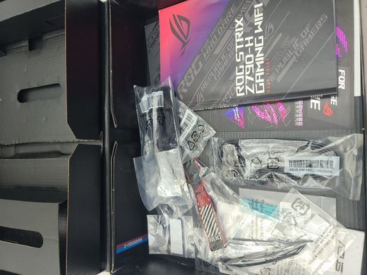 Материнська плата Asus ROG STRIX Z790-H GAMING WIFI (s1700, Intel Z790, PCI-Ex16)