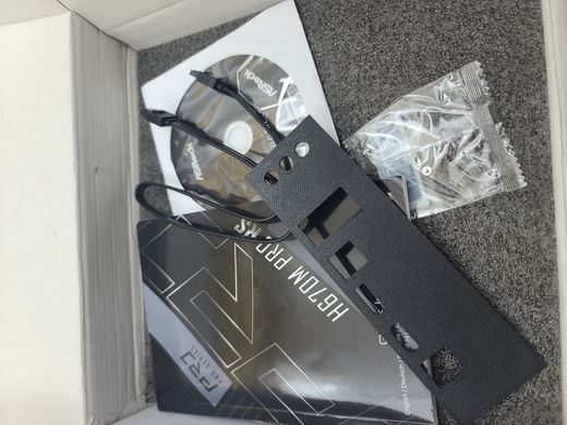 Материнська плата ASRock H670M Pro RS (s1700, Intel H670, PCI-Ex16)