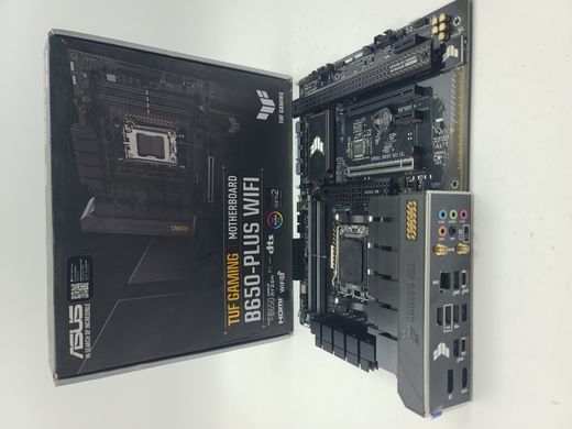 Материнська плата Asus TUF Gaming B650-Plus Wi-Fi (sAM5, AMD B650, PCI-Ex16)