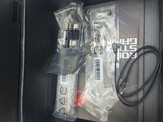 Материнська плата Asus ROG STRIX Z690-I Gaming Wi-Fi (s1700, Intel Z690, PCI-Ex16)