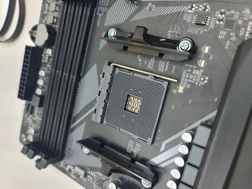 Материнська плата Gigabyte B550M Aorus Elite (sAM4, AMD B550, PCI-Ex16)