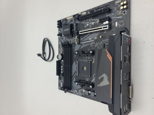 Материнська плата Gigabyte B550M Aorus Elite (sAM4, AMD B550, PCI-Ex16)