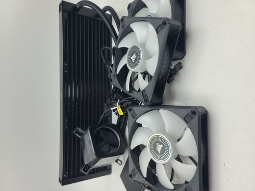 Водяное охлаждение Corsair iCUE ELITE H150i LCD RGB